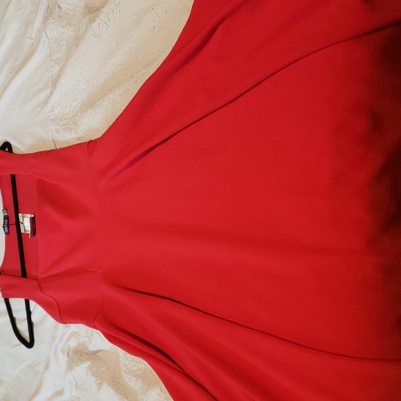 BOOHOO DRESS - Picture 2 of 5